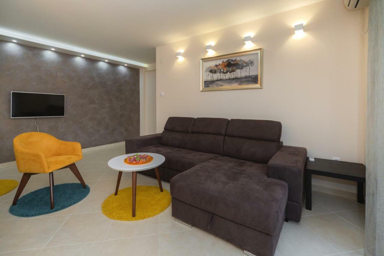 Apartmani Tref Petrovac Exterior photo